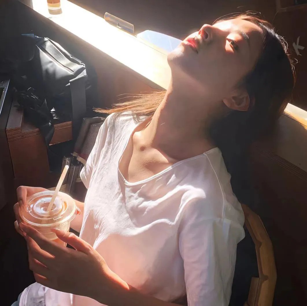 向日葵与幼犬的7天